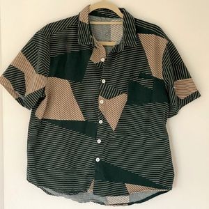 Hunter Green and Tan Geometric short sleeved button down shirt